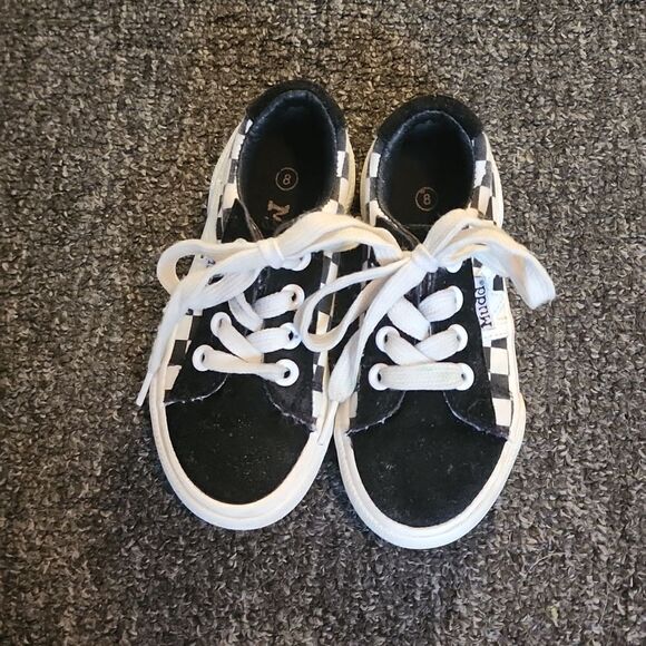 Mudd Other - Toddler Mudd Sneakers 